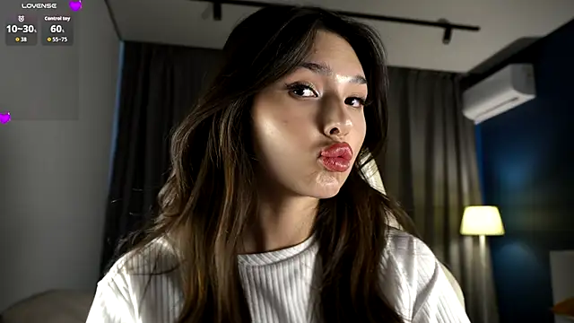 Snapshot of candylolly__ chatting on 11.04.25 candylolly   online show from 11.04.25