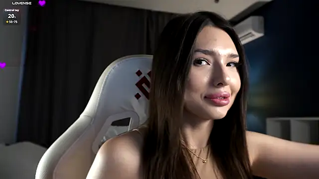 Snapshot of candylolly__ chatting on 11.08.25 candylolly online show from 11.08.25