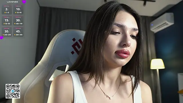 Snapshot of candylolly__ chatting on 11.14.25 candylolly online show from 11.14.25