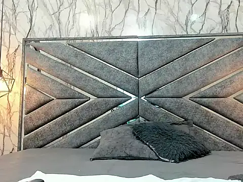 Snapshot of DIRTY_MIIA_ chatting on 11.16.25 DIRTY MIIA online show from 11.16.25