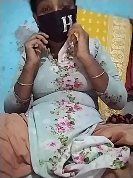 Snapshot of NAZMEN1122 chatting on 11.04.25 NAZMEN1122 online show from 11.04.25