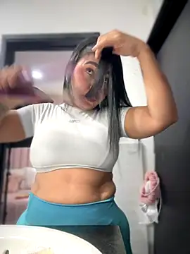 Snapshot of Natural_BIGASS_Nina chatting on 11.19.25 Natural BIGASS Nina online show from 11.19.25