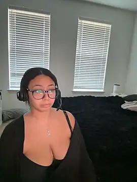 Snapshot of minha_baby chatting on 11.16.25 minha baby online show from 11.16.25