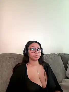 Snapshot of minha_baby chatting on 01.05.26 minha baby online show from 01.05.26