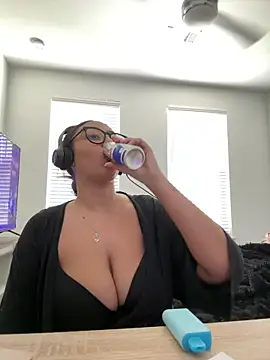 Snapshot of minha_baby chatting on 01.06.26 minha baby online show from 01.06.26