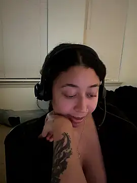 Snapshot of minha_baby chatting on 01.11.26 minha baby online show from 01.11.26