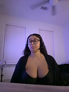 Snapshot of minha_baby chatting on 02.06.26 minha baby online show from 02.06.26