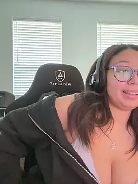 Snapshot of minha_baby chatting on 03.20.26 minha baby online show from 03.20.26