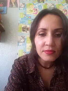 Snapshot of Hhanna chatting on 10.31.25 Hhanna online show from 10.31.25