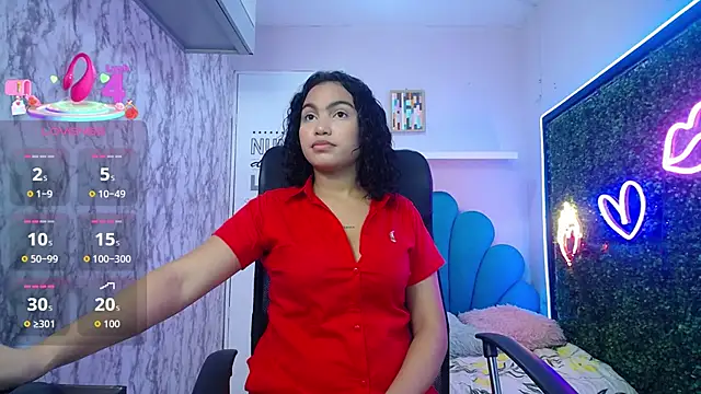 Snapshot of valeria_martinez19 chatting on 12.14.25 valeria martinez19 online show from 12.14.25