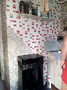 Snapshot of MilkySky chatting on 11.10.25 MilkySky online show from 11.10.25