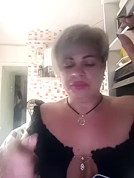 Snapshot of MilkySky chatting on 11.29.25 MilkySky online show from 11.29.25