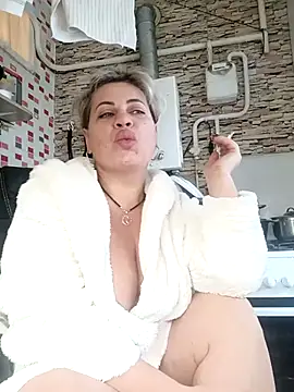 Snapshot of MilkySky chatting on 12.14.25 MilkySky online show from 12.14.25