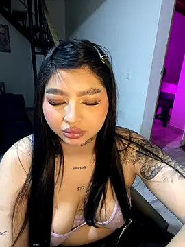 Snapshot of babykw chatting on 11.14.25 babykw online show from 11.14.25