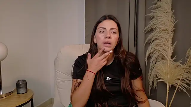 Snapshot of SeleneNova chatting on 05.21.26 SeleneNova online show from 05.21.26
