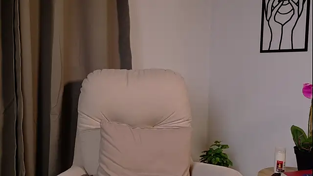 VictoriaNova  online show from 02.06.26