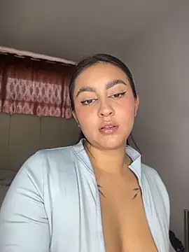 Elina Hills online show from 05.26.26