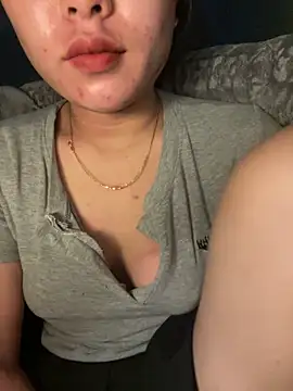 Snapshot of lylyyou chatting on 12.16.25 lylyyou online show from 12.16.25