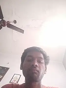 Snapshot of PackagedCostar chatting on 11.11.25 PackagedCostar online show from 11.11.25