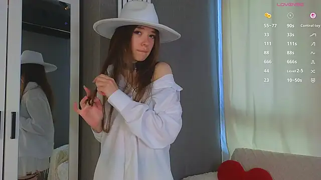 tinyanie online show from 06.12.26