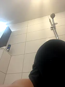 Snapshot of exmodel31 chatting on 10.30.25 exmodel31 online show from 10.30.25