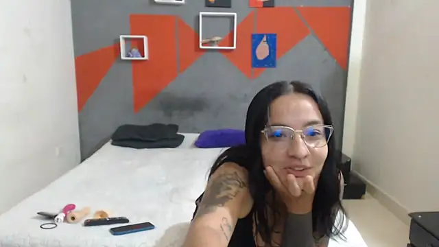 Girlbigtits online show from 11.04.25