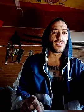 Snapshot of Alicantino69 chatting on 11.16.25 Alicantino69 online show from 11.16.25