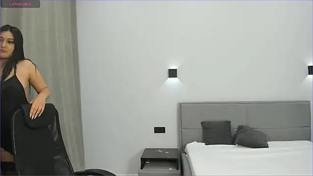 Yunamini online show from 11.03.25