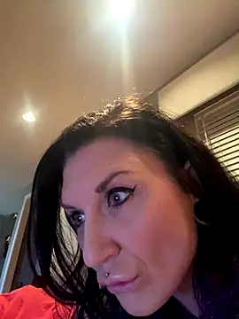 Snapshot of Holyplastic chatting on 11.15.25 Holyplastic online show from 11.15.25