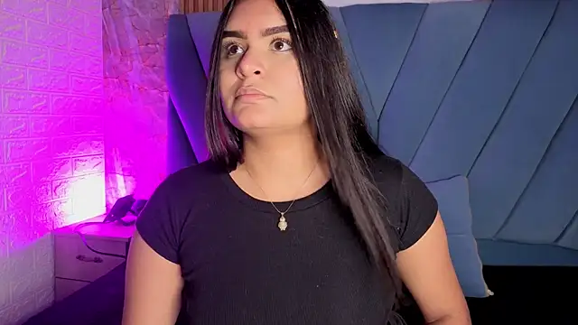 amarahanks1 online show from 11.16.25