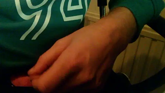 Snapshot of geile-man-34 chatting on 11.16.25 geile-man-34 online show from 11.16.25