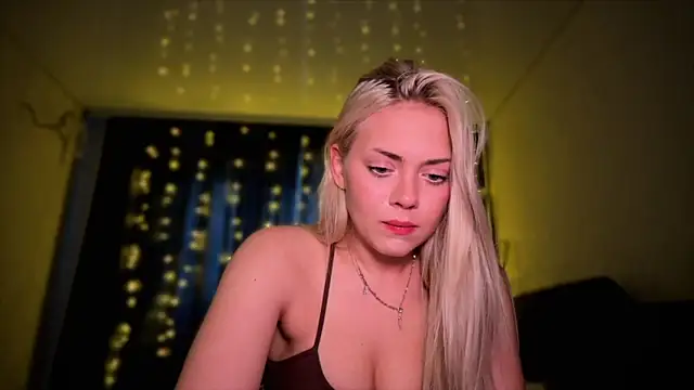 Snapshot of alisaoceaneeyes chatting on 11.11.25 alisaoceaneeyes online show from 11.11.25