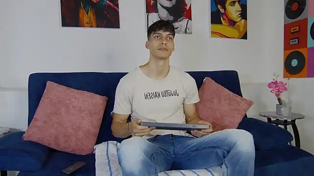 AlessioVitale online show from 11.20.25