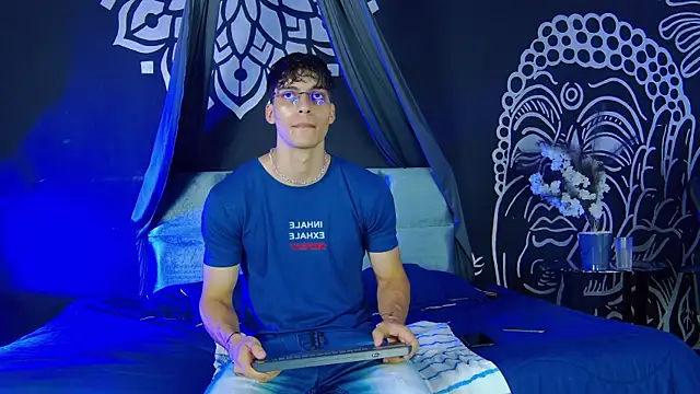 AlessioVitale online show from 12.18.25