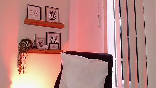 Madisonkay online show from 04.30.26