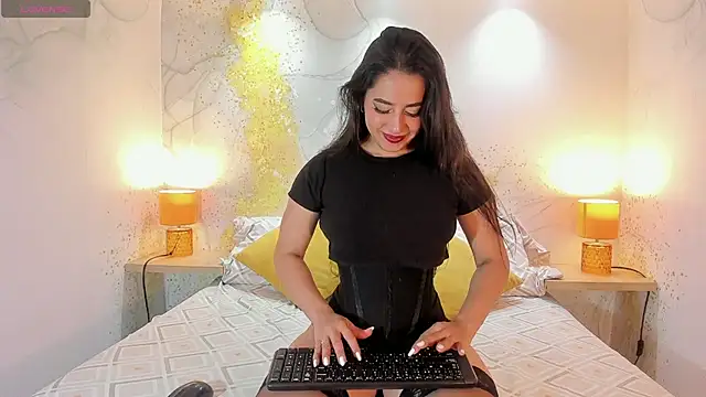 Staarhot online show from 12.16.25