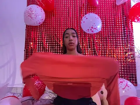 Snapshot of Ania_rose chatting on 02.15.26 Ania rose online show from 02.15.26