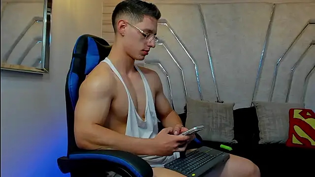 MAXTHOMSON online show from 02.05.26