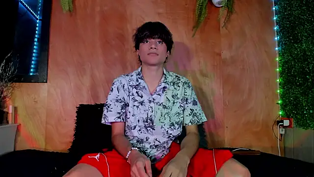 Leo Glow online show from 03.20.26