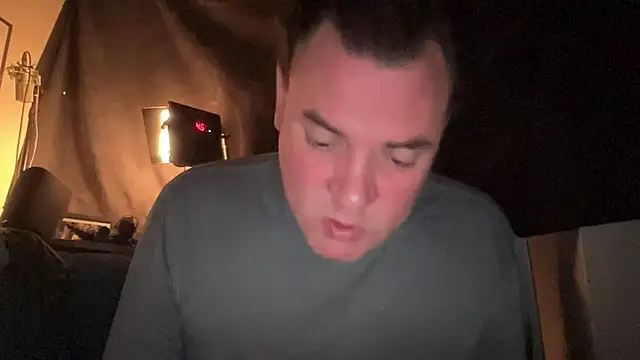 Snapshot of IntimeWild chatting on 04.03.26 IntimeWild online show from 04.03.26