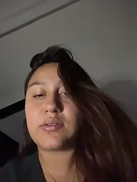 Snapshot of Saray_lo chatting on 11.04.25 Saray lo online show from 11.04.25