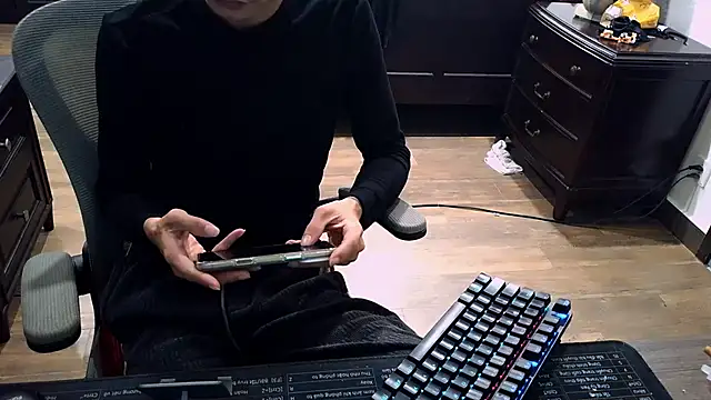 Snapshot of _lulu9999_ chatting on 12.15.25 lulu9999 online show from 12.15.25