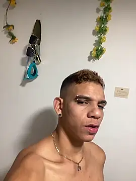 Snapshot of Dylams_maja chatting on 11.11.25 Dylams maja online show from 11.11.25