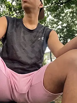 Snapshot of Dylams_maja chatting on 11.27.25 Dylams maja online show from 11.27.25