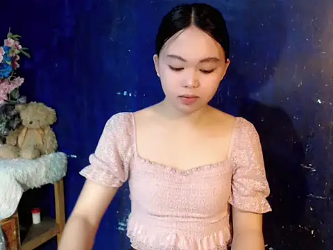 Snapshot of lustfullakim chatting on 12.21.25 lustfullakim online show from 12.21.25