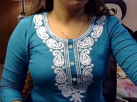 Snapshot of shakshi_89 chatting on 11.16.25 shakshi 89 online show from 11.16.25