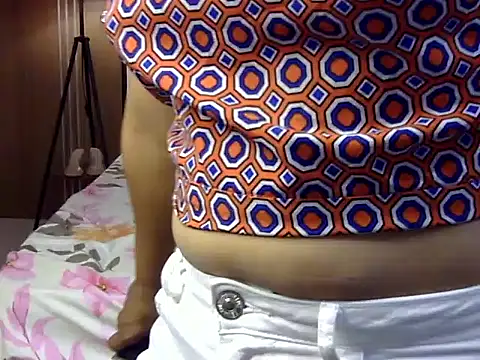 Snapshot of shakshi_89 chatting on 11.18.25 shakshi 89 online show from 11.18.25