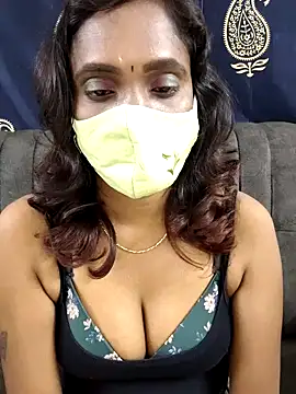 Snapshot of Queen-dhivya chatting on 01.05.26 Queen-dhivya online show from 01.05.26