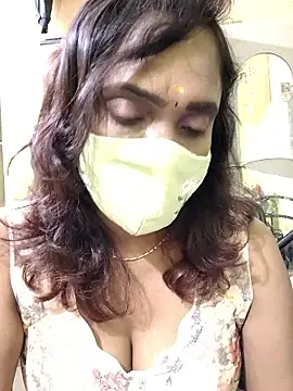 Snapshot of Queen-dhivya chatting on 01.06.26 Queen-dhivya online show from 01.06.26