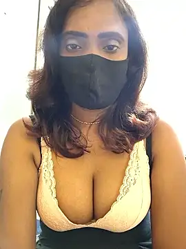 Snapshot of Queen-dhivya chatting on 01.12.26 Queen-dhivya online show from 01.12.26